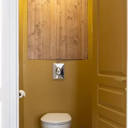 2 Pieces Ultra-centre Au Calme * Nantes