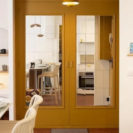 2 Pieces Ultra-centre Au Calme * Nantes