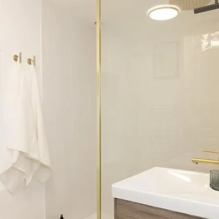 2 Pieces Ultra-centre Au Calme *