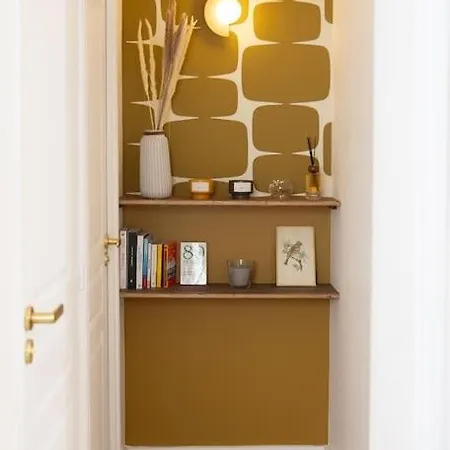 2 Pieces Ultra-centre Au Calme 아파트