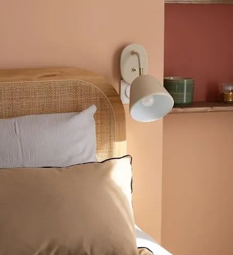 Apartment 2 Pieces Ultra-centre Au Calme *