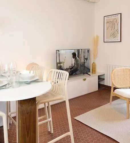 2 Pieces Ultra-centre Au Calme * Nantes