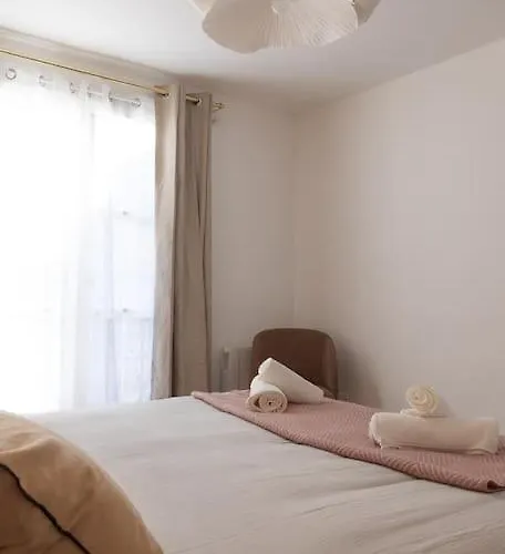 2 Pieces Ultra-centre Au Calme Apartment